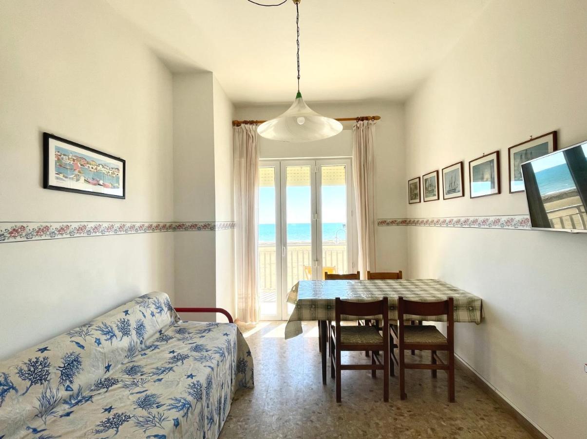 Villa Fronte Mare-Carraro Immobiliare Jesolo - Family Apartments 외부 사진