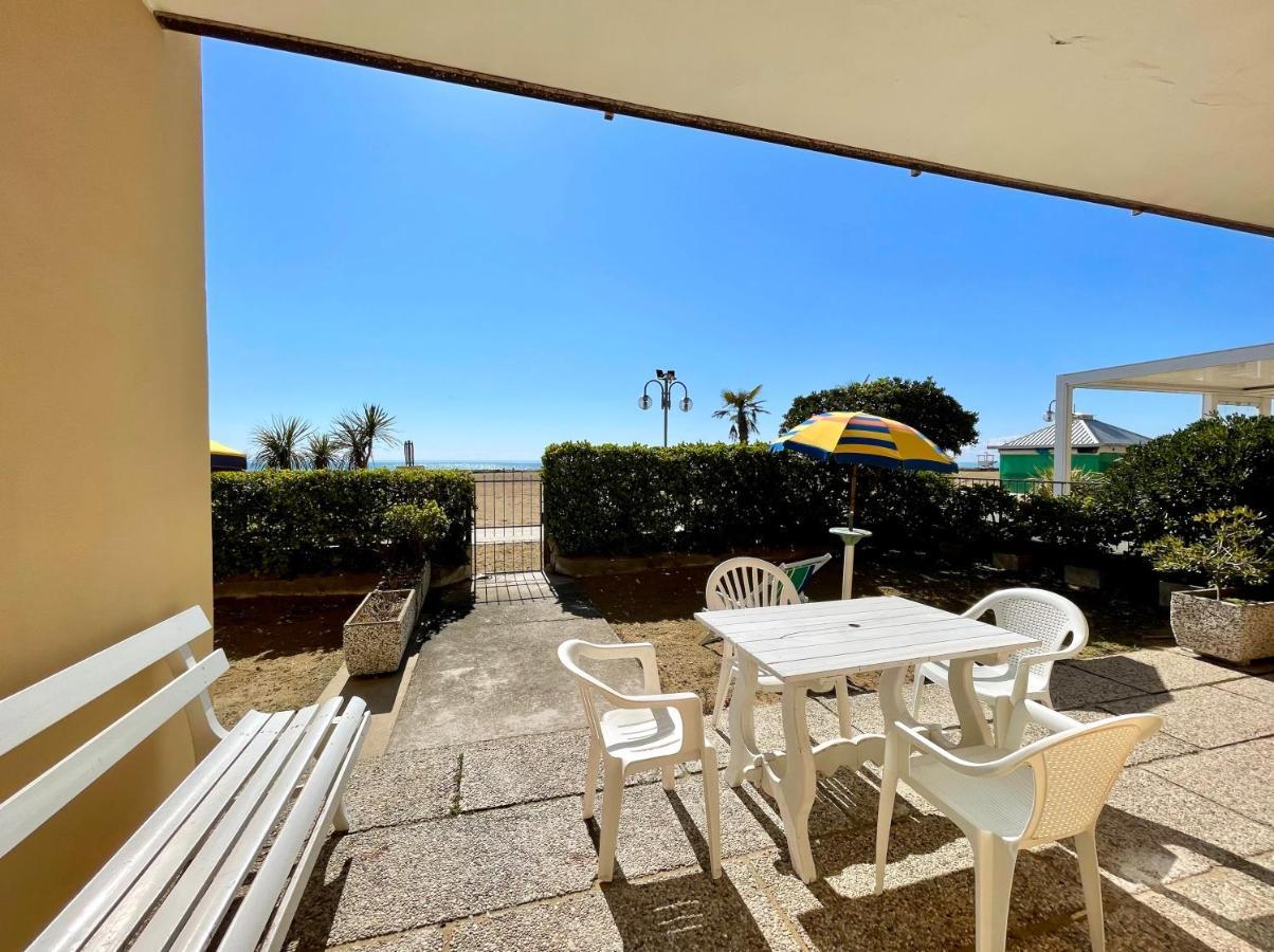 Villa Fronte Mare-Carraro Immobiliare Jesolo - Family Apartments 외부 사진