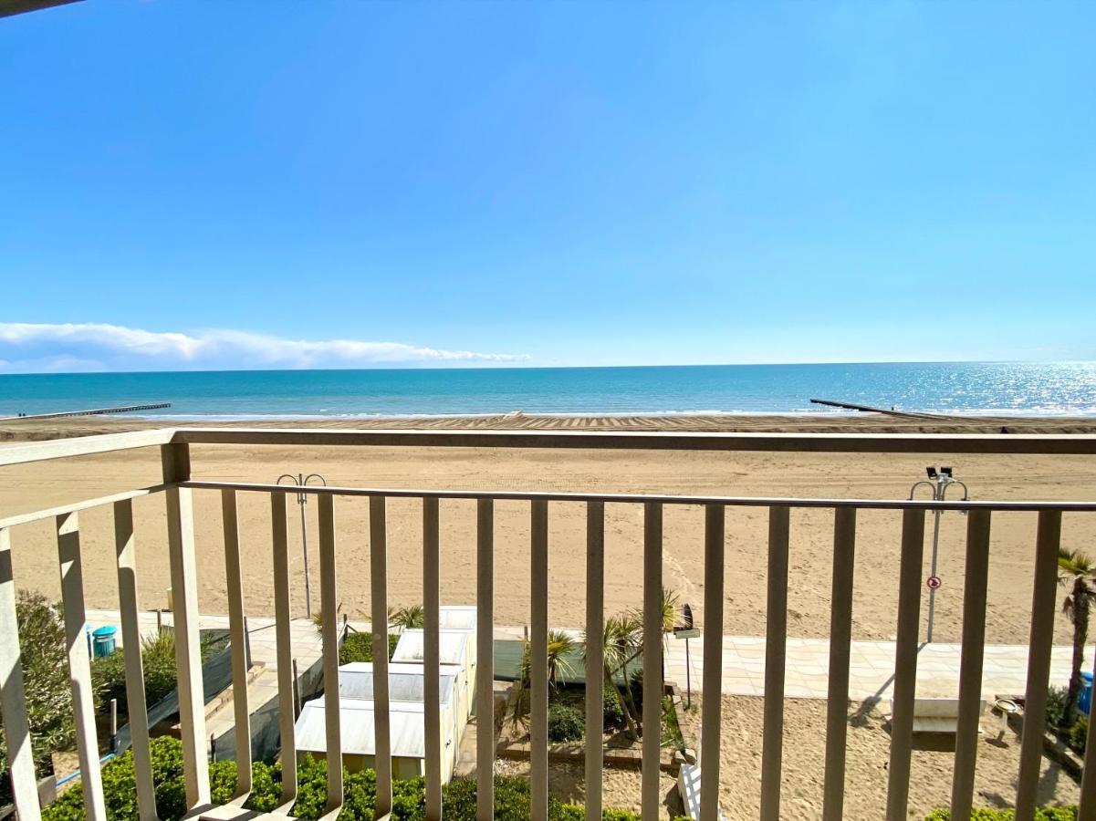 Villa Fronte Mare-Carraro Immobiliare Jesolo - Family Apartments 외부 사진