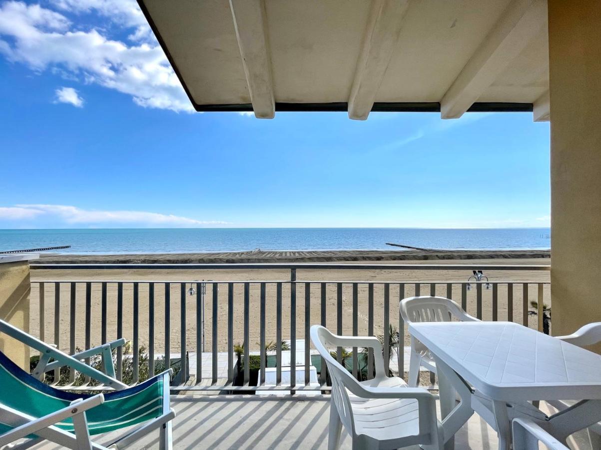 Villa Fronte Mare-Carraro Immobiliare Jesolo - Family Apartments 외부 사진